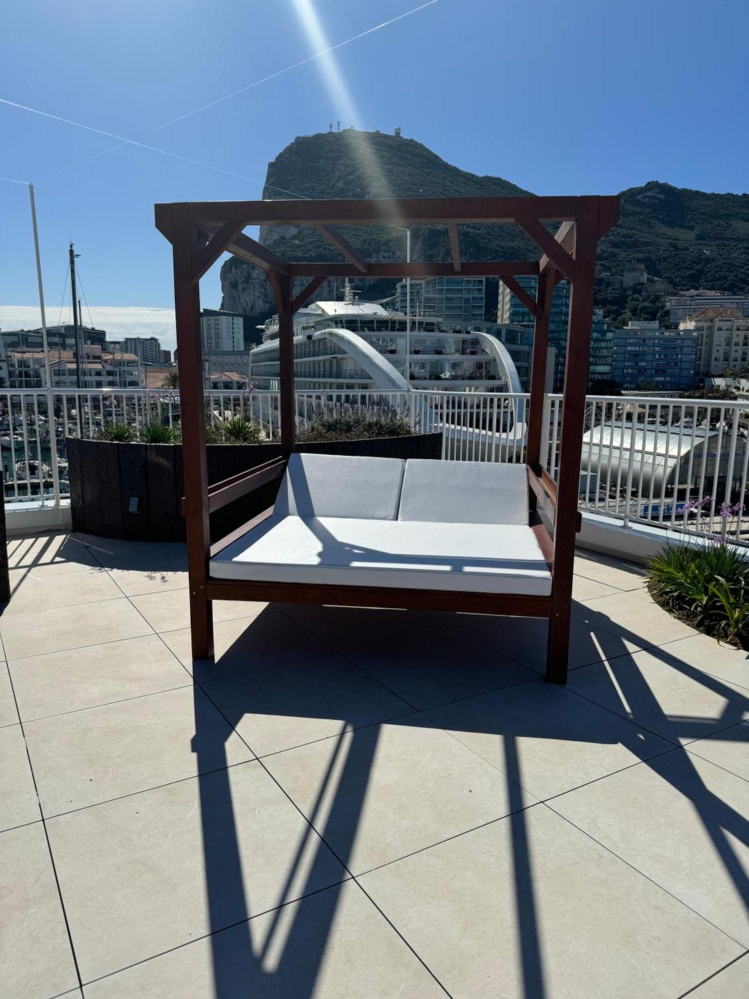 Marina Club Luxury Private Studio With Pool And Incredible Views Cebelitarık Dış mekan fotoğraf